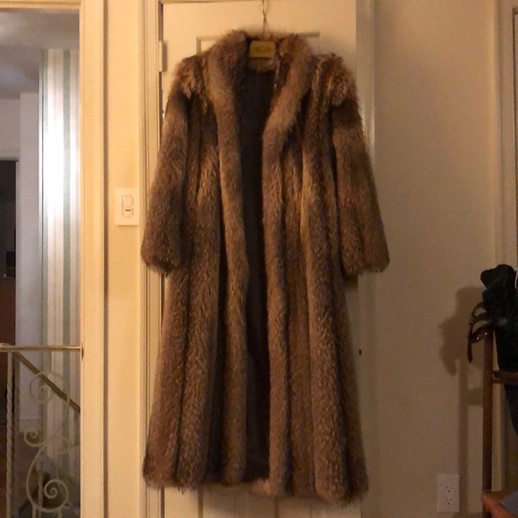 Full Length Raccoon Fur 🦝 Coat